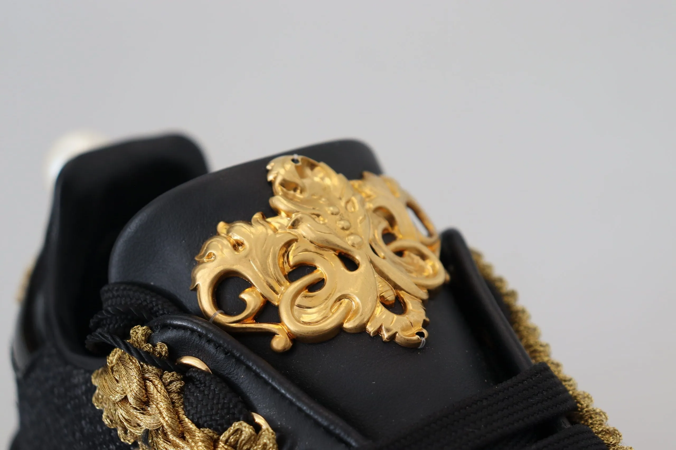 Elegant Portofino Leather Sneakers in Black