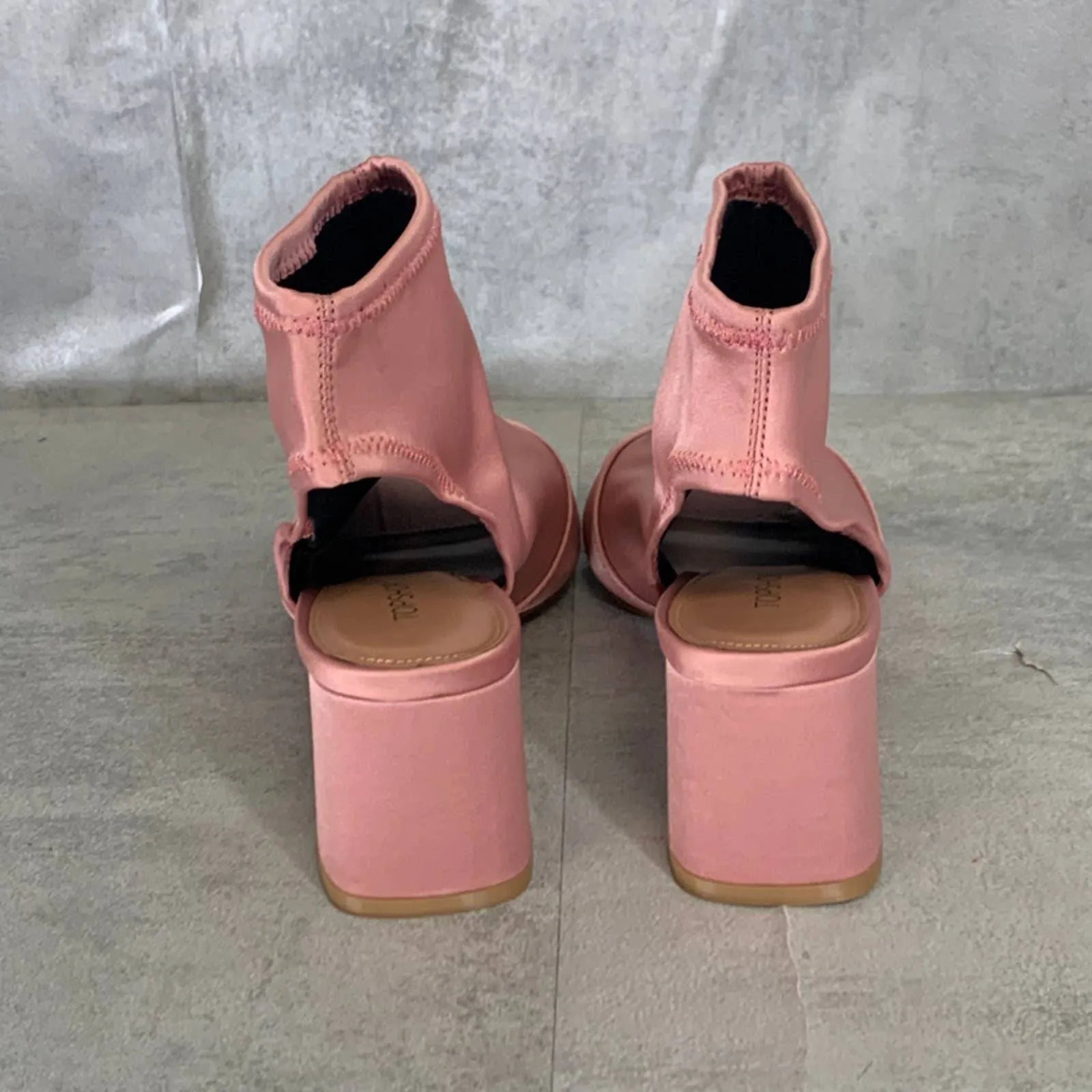 TOPSHOP Pink Satin Stretch Peekaboo Disco Chic Sandals SZ 8.5