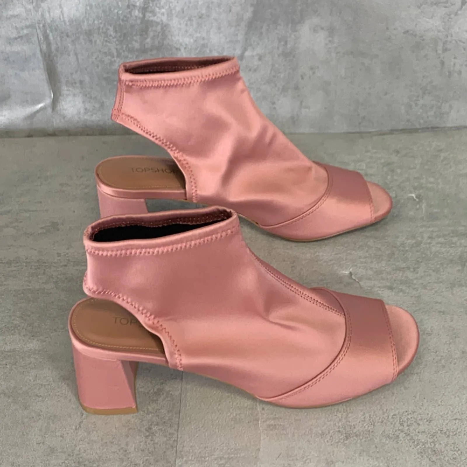 TOPSHOP Pink Satin Stretch Peekaboo Disco Chic Sandals SZ 8.5