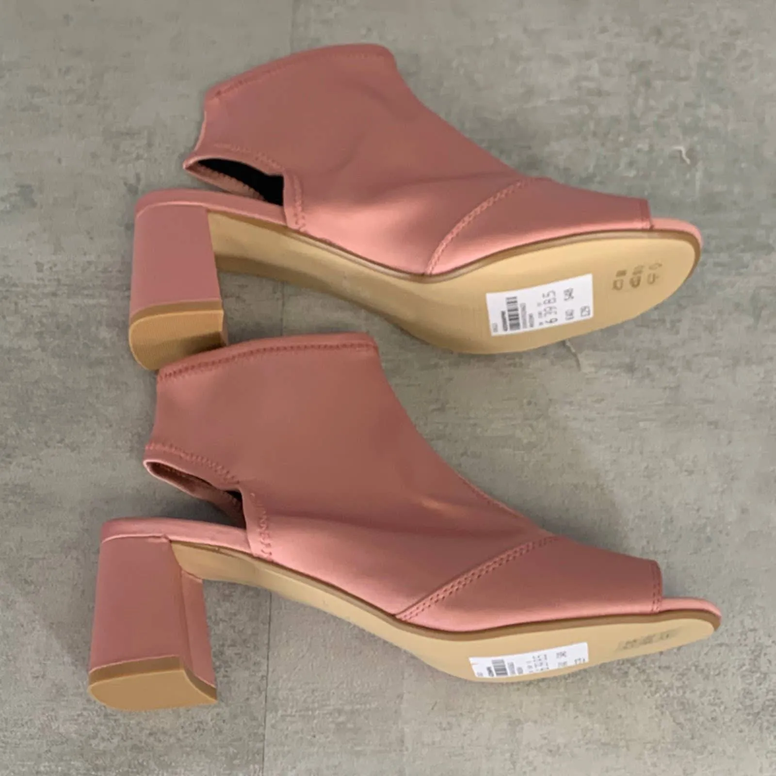 TOPSHOP Pink Satin Stretch Peekaboo Disco Chic Sandals SZ 8.5